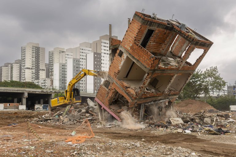 Imagem da notícia: Tarcísio cobra de Lula R$ 70 milhões pela Favela do Moinho
