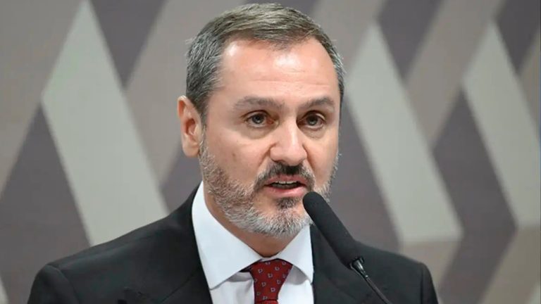Imagem da notícia: PGR se manifesta contra afastamento de diretor-geral da Polícia Federal