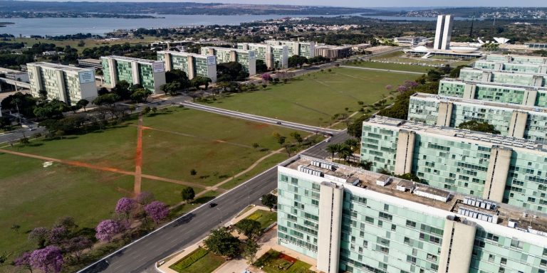 Imagem da notícia: Entidades lançam manifesto em defesa do serviço público