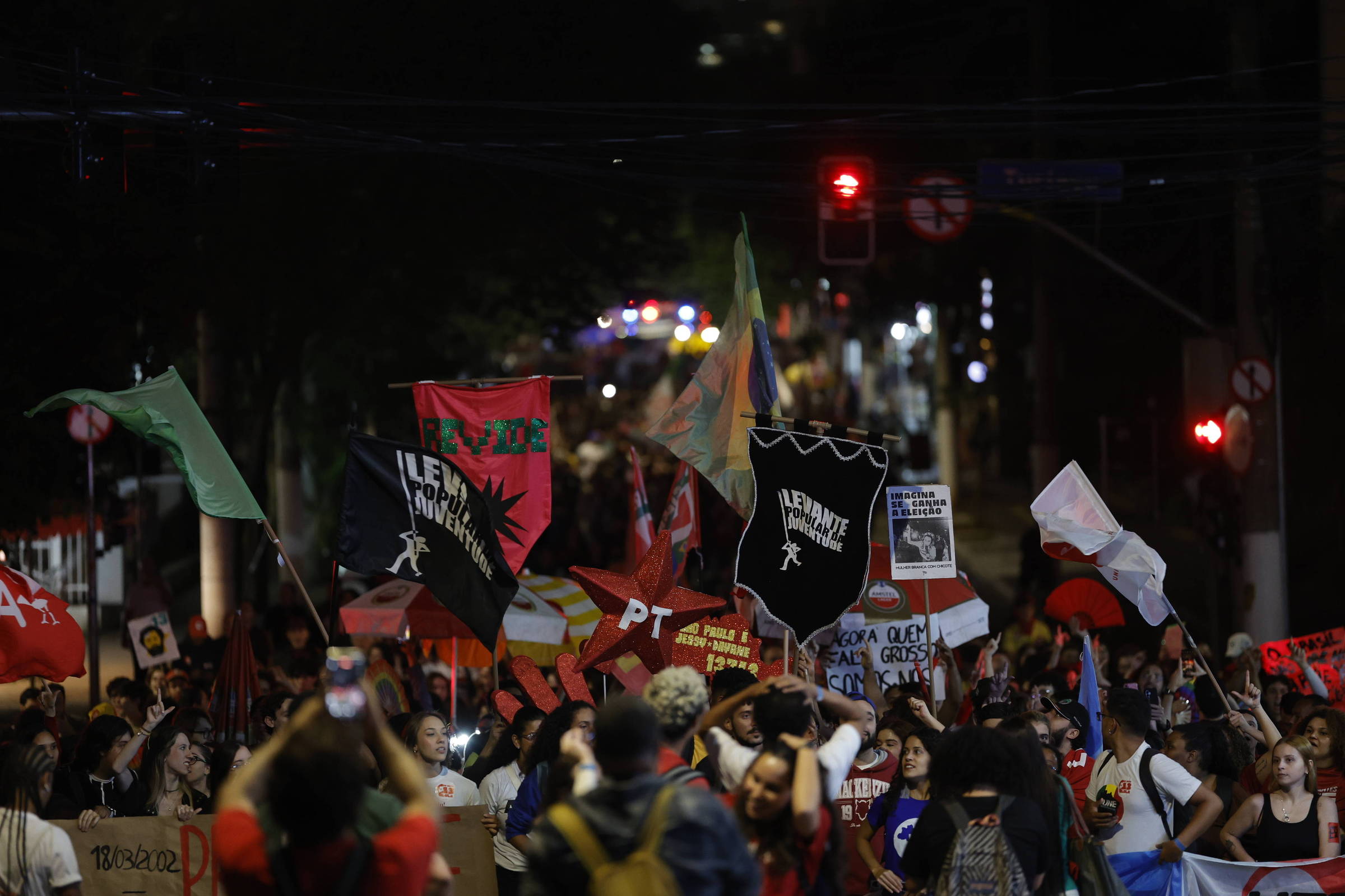 Imagem da notícia: Manifestação pró-Lula em SP celebra empate no Datafolha e pede continuidade nas ruas